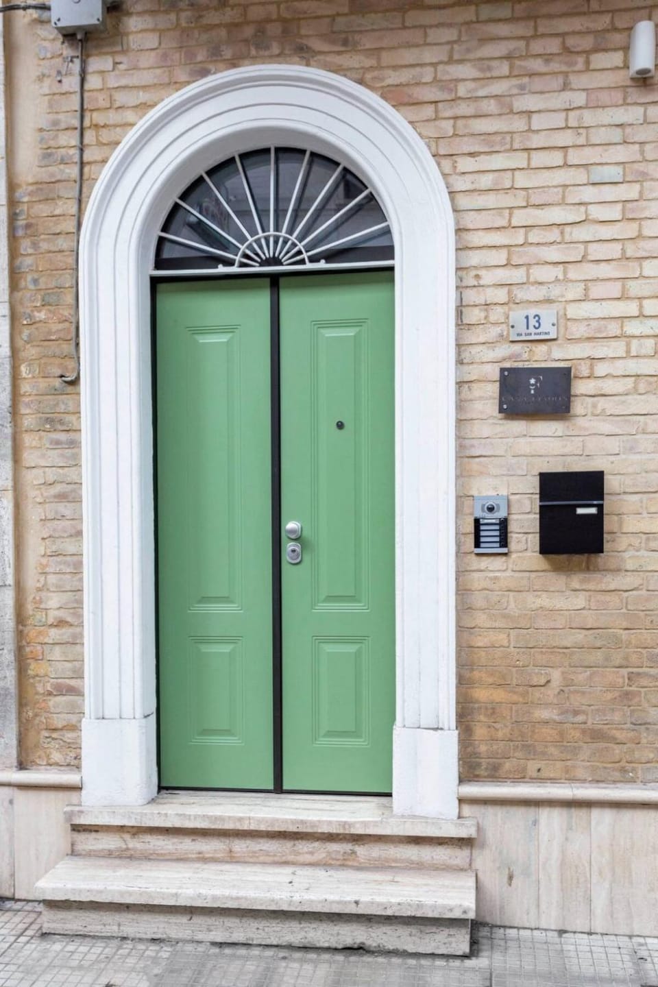 Facade/entrance, Internal: Not applicable to any particular room