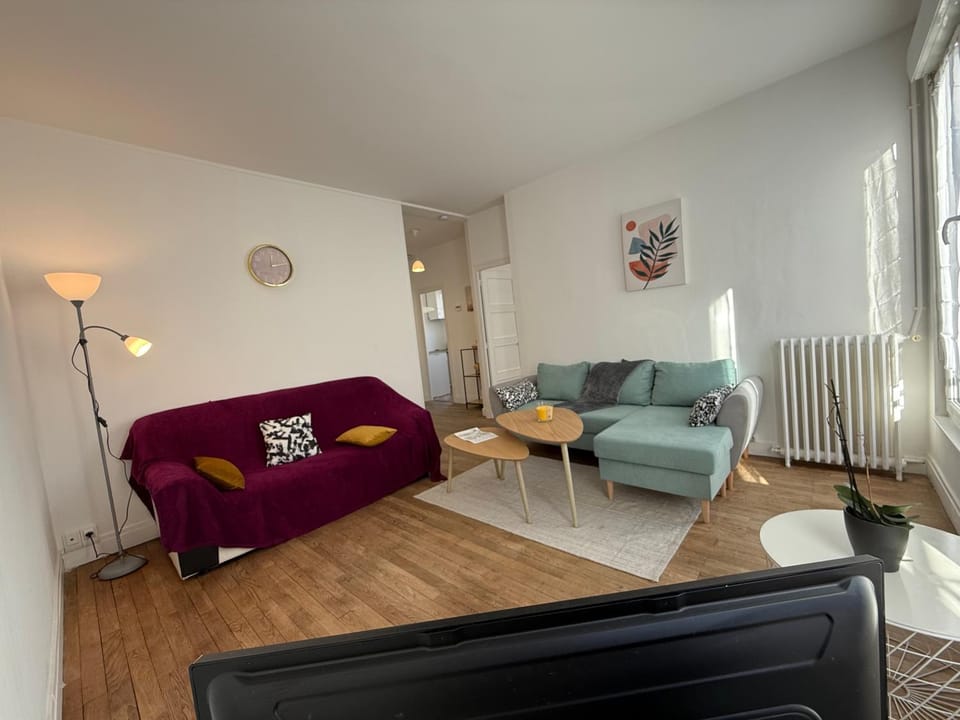 TV and multimedia, Living room, Seating area
