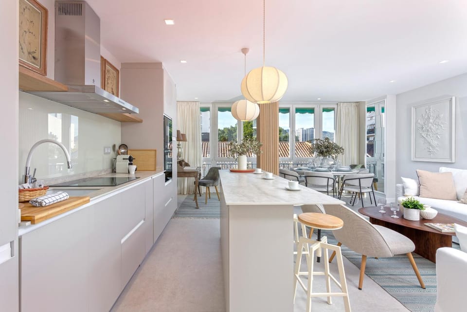 Kitchen or kitchenette, Seating area, Dining area, oven, stove, kitchen