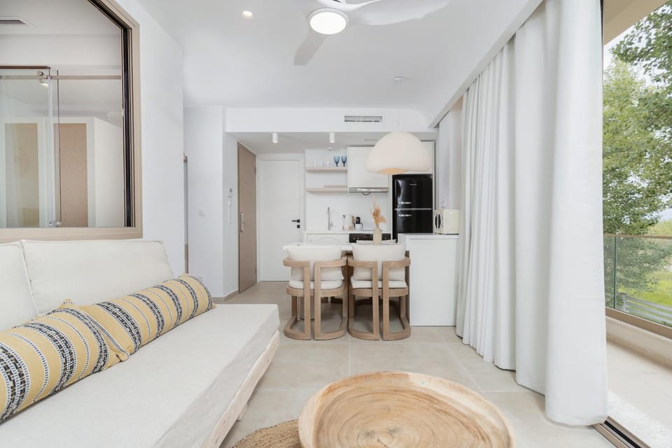 Living room, Seating area, Dining area