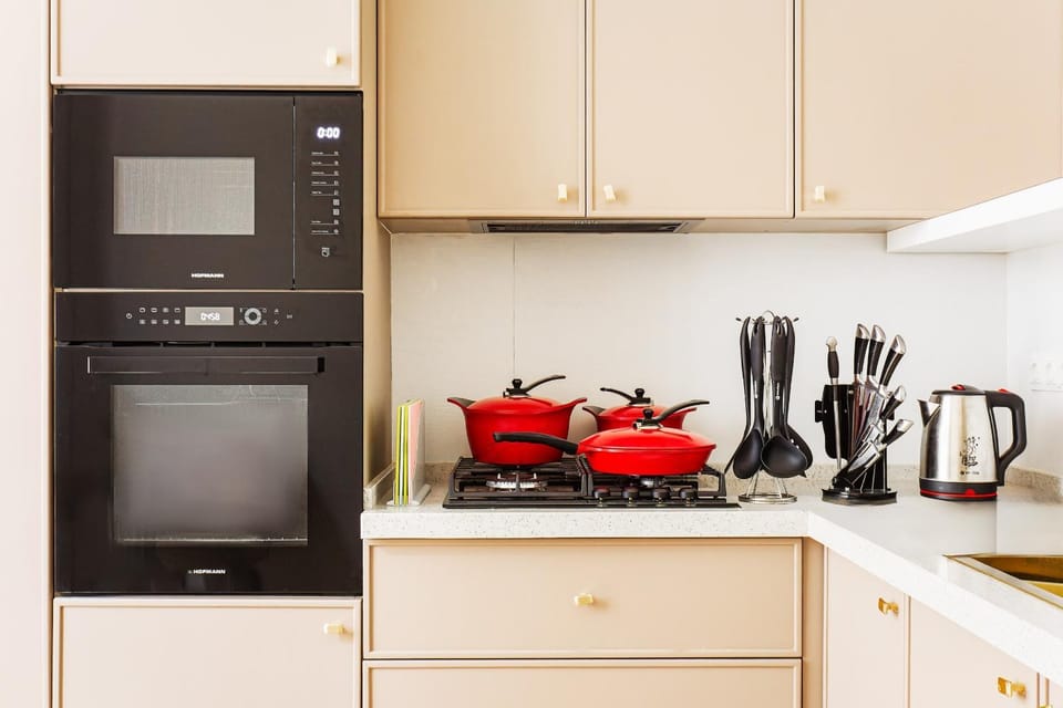 Coffee/tea facilities, Kitchen or kitchenette, oven, kitchen, kitchen