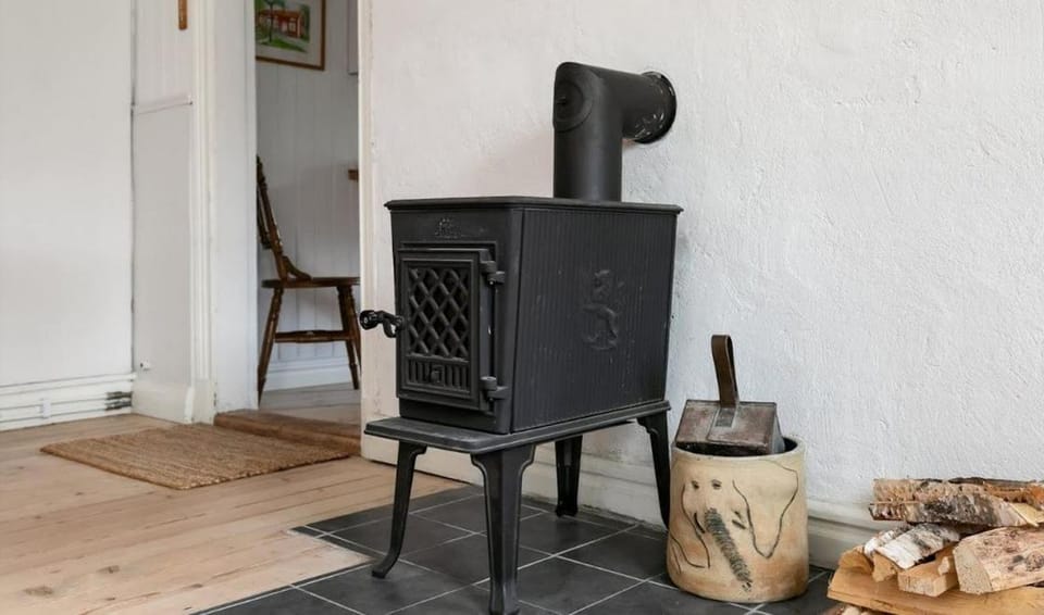 Day, Living room, fireplace