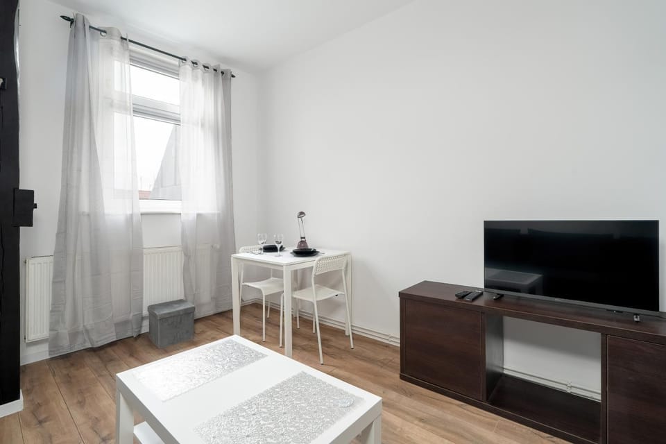 TV and multimedia, Seating area