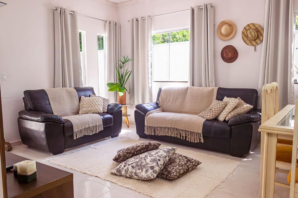 Communal lounge/ TV room, Coffee/tea facilities, Living room, Seating area, Dining area