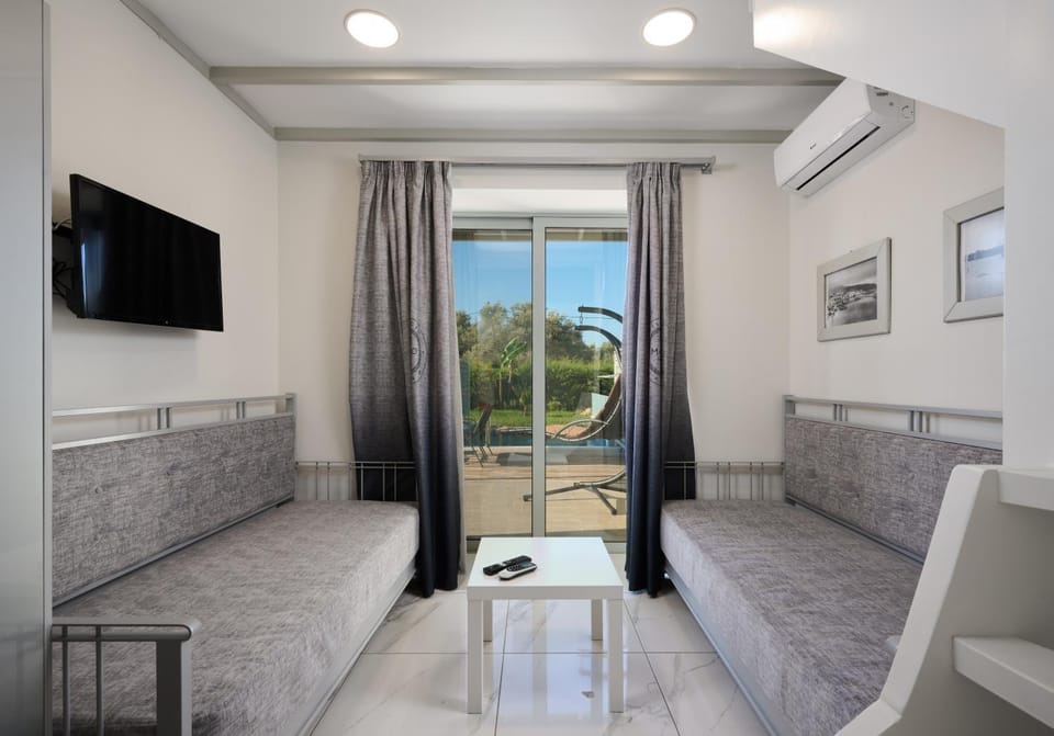 Kastro Suites Apartment hotel in Lefkada