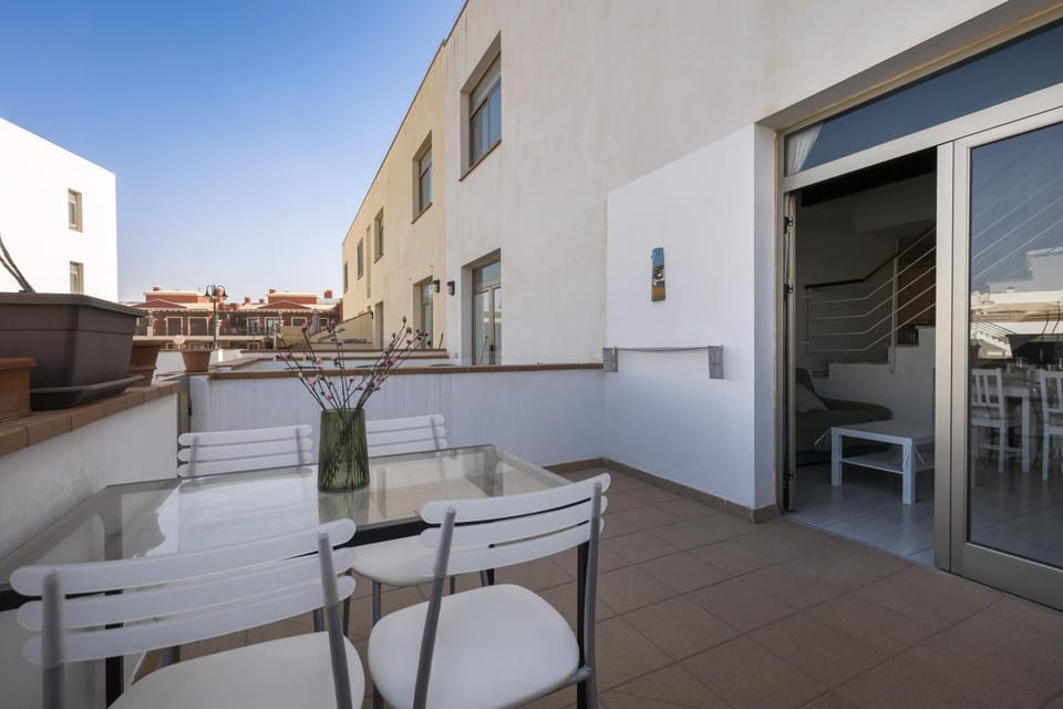 Home2Book El Cotillo Duplex Apt, Coastal Paradise Apartment in El Cotillo