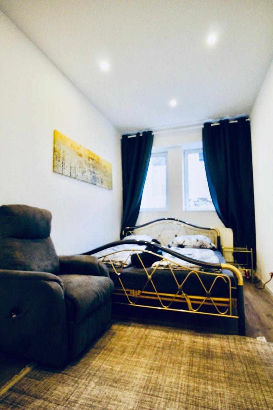 Bed, Seating area, Bedroom, towels