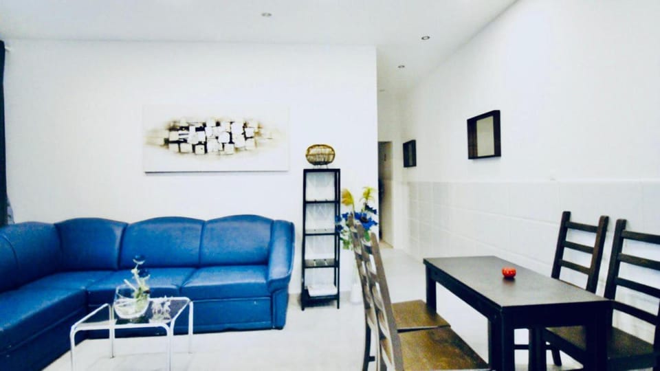 Property building, Seating area, Dining area