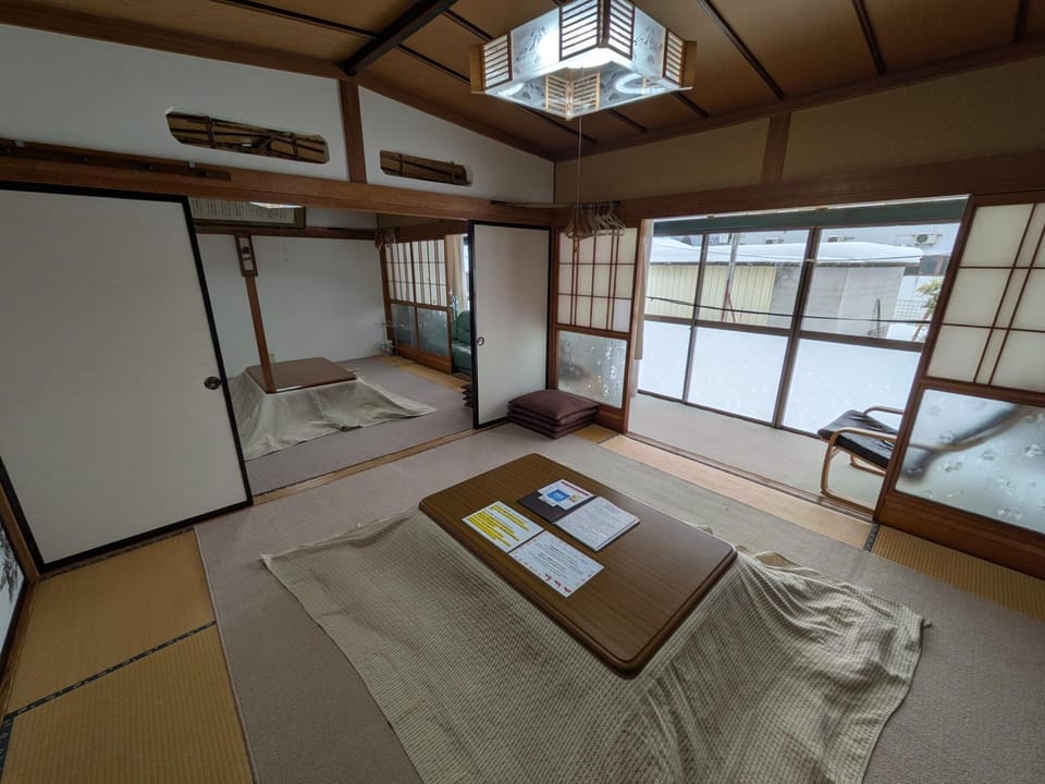 たかね荘 Bed and Breakfast in Hakuba