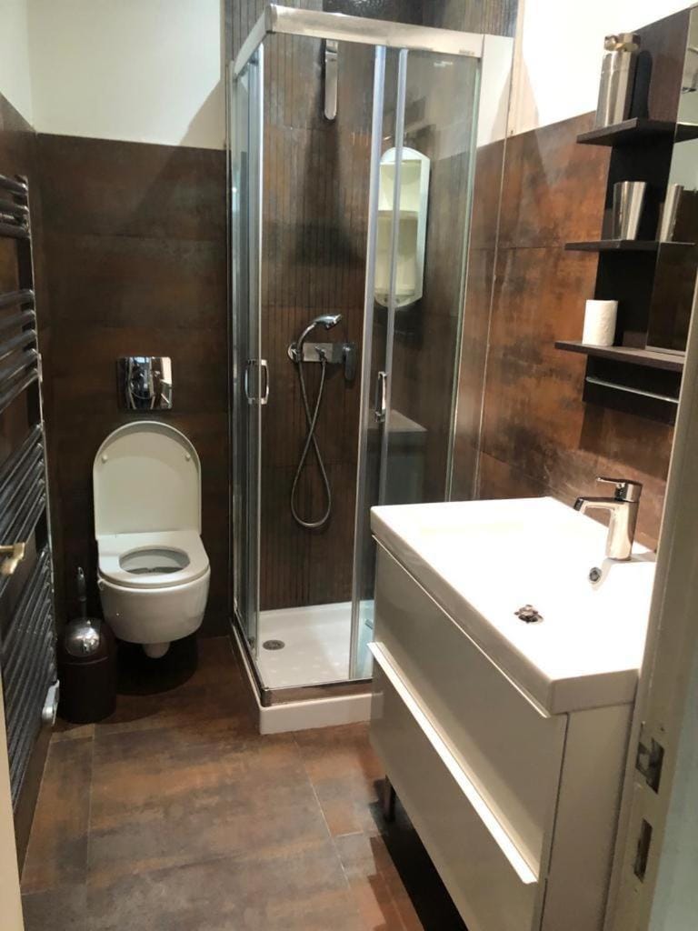 Shower, Toilet, Bathroom