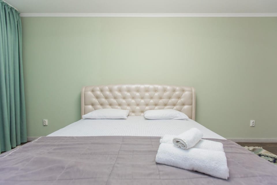 Двух комнатная квартира в центре Алматы кв 37 Apartment in Almaty