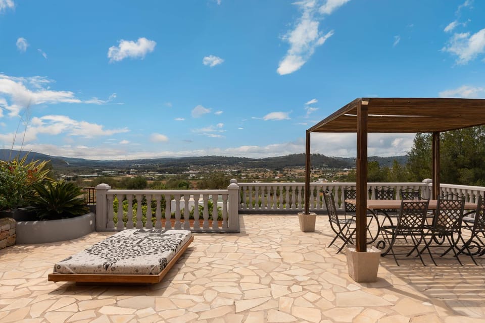 Patio, Off site, Day, Natural landscape, Bird's eye view, View (from property/room), Balcony/Terrace, Seating area, Dining area, Mountain view