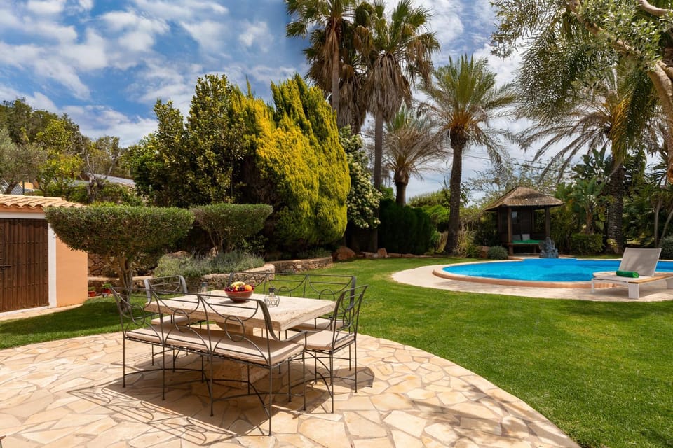 Patio, Day, Natural landscape, Garden, Garden view, Pool view, Area and facilities, Swimming pool, sunbed