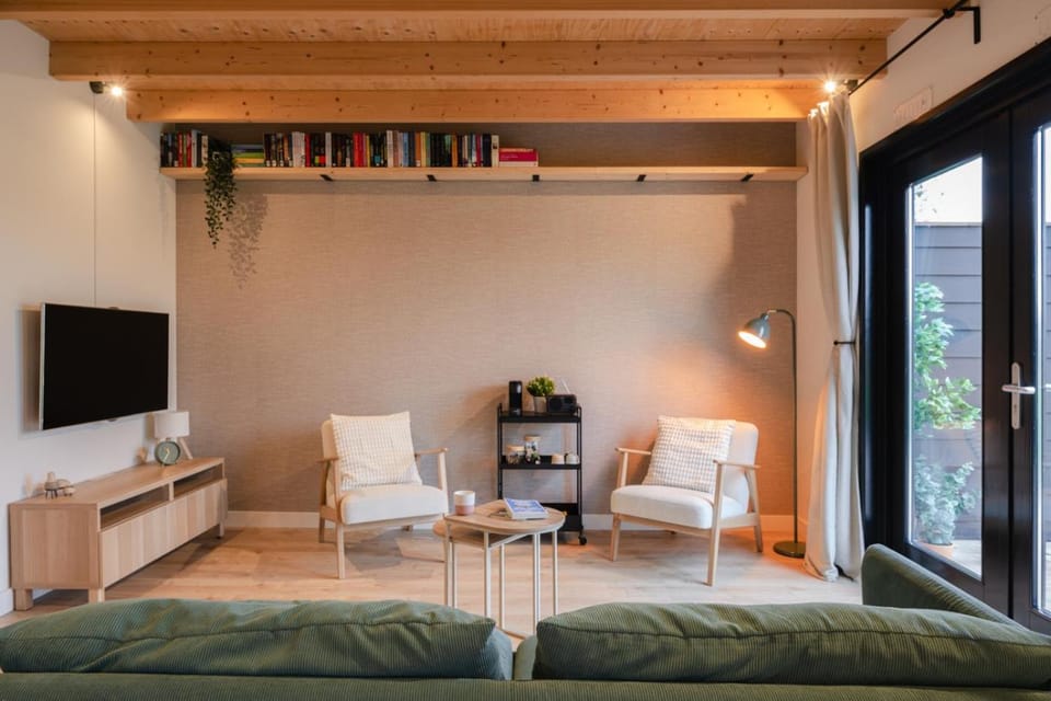 Library, TV and multimedia, Living room, Seating area