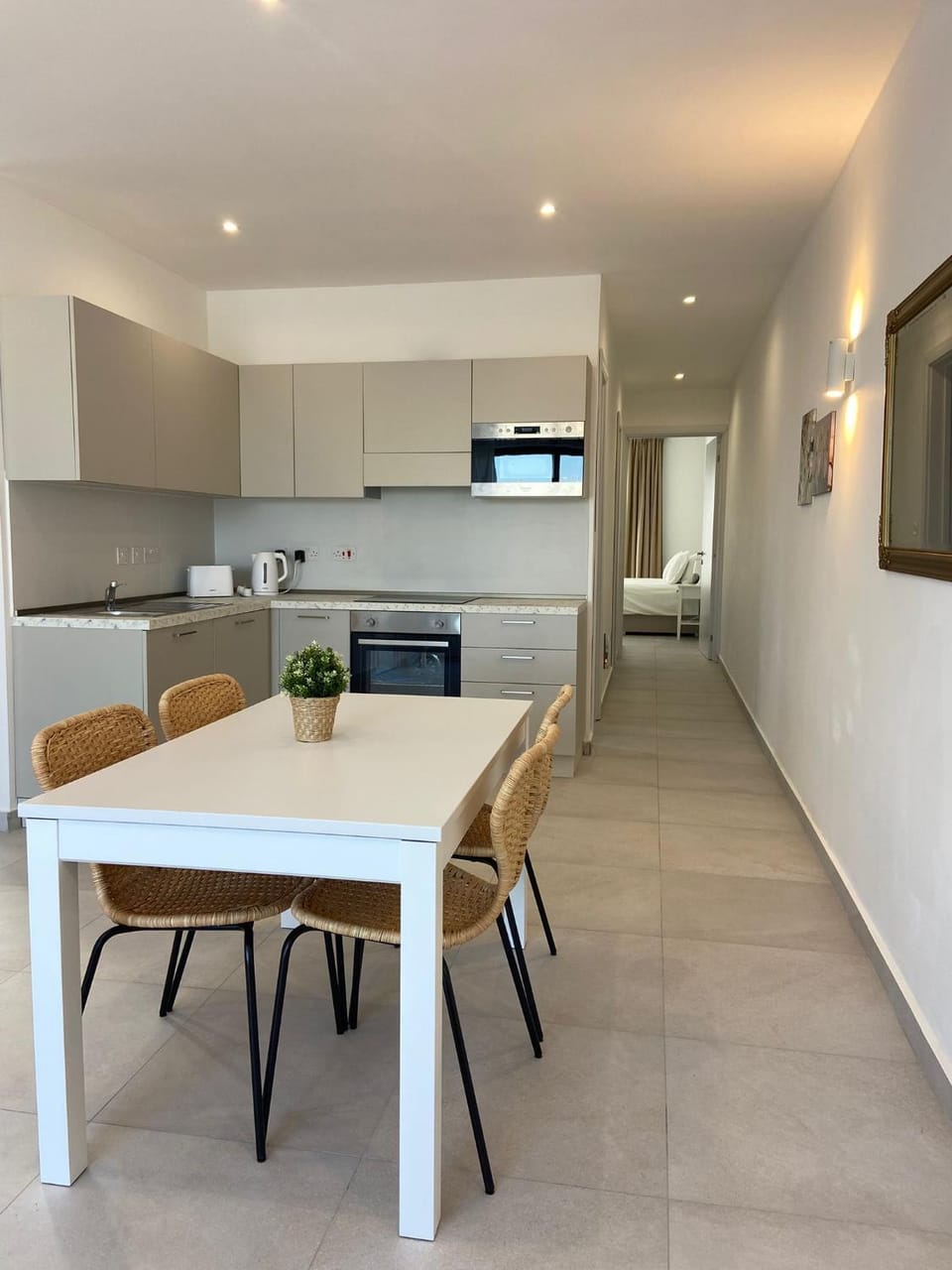 Kitchen or kitchenette, Dining area, oven, stove