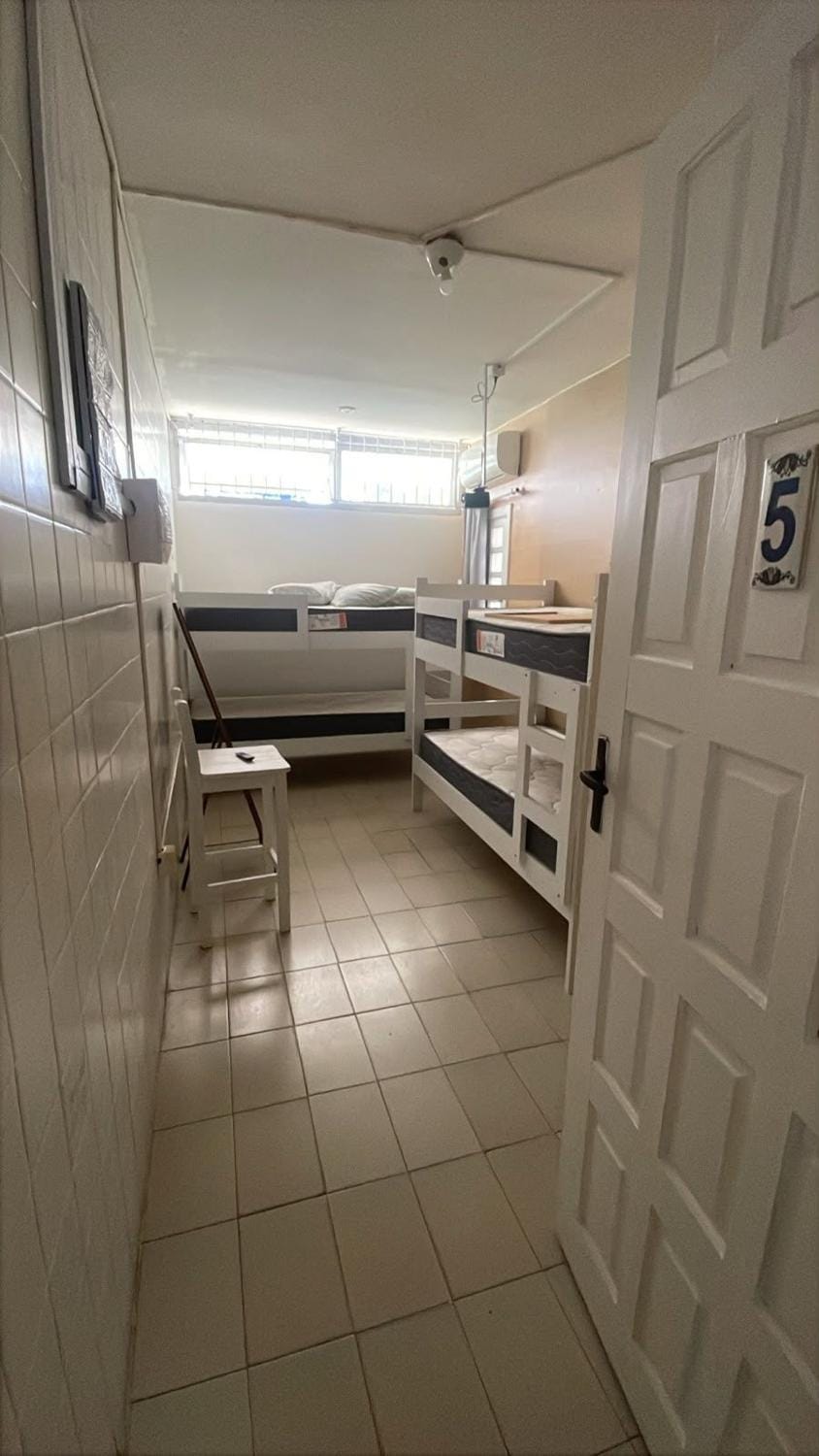 Quarto com Ar e Wifi a 160 metros do Mar Apartment in Salvador