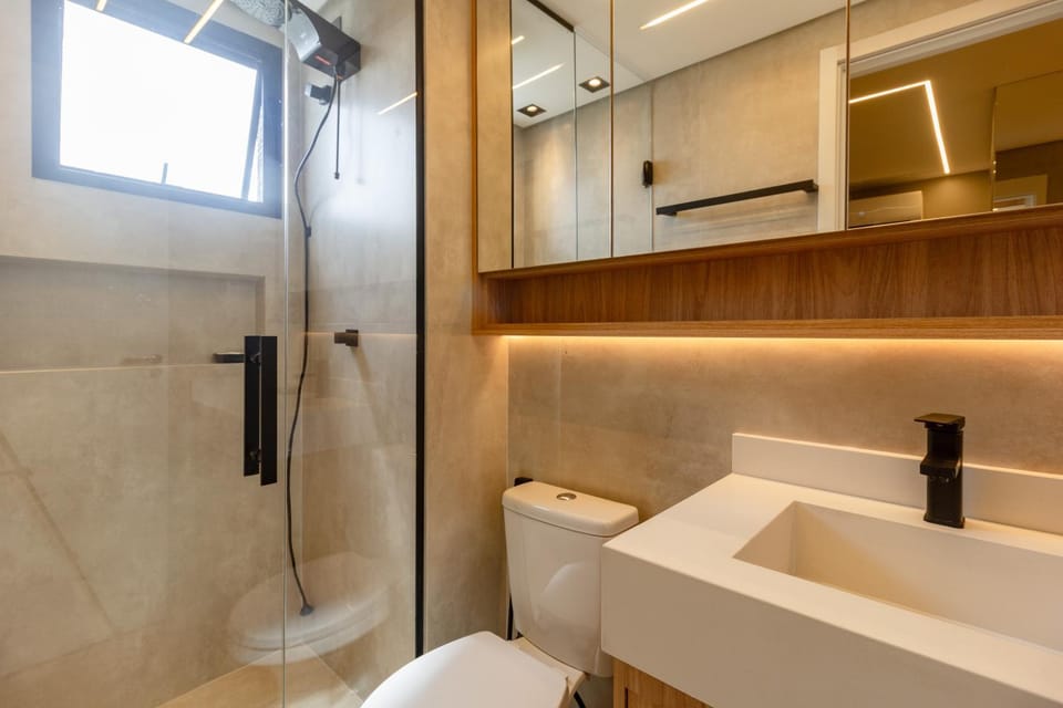 Shower, Toilet, Bathroom
