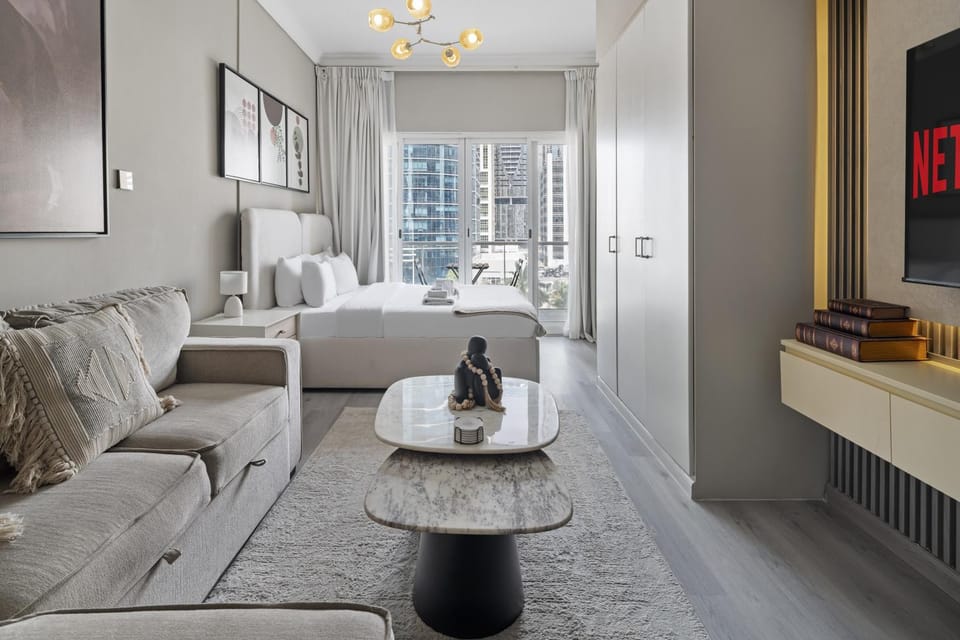 Chic JLT Studio Lake View Metro 5min Marina Apartment in Dubai