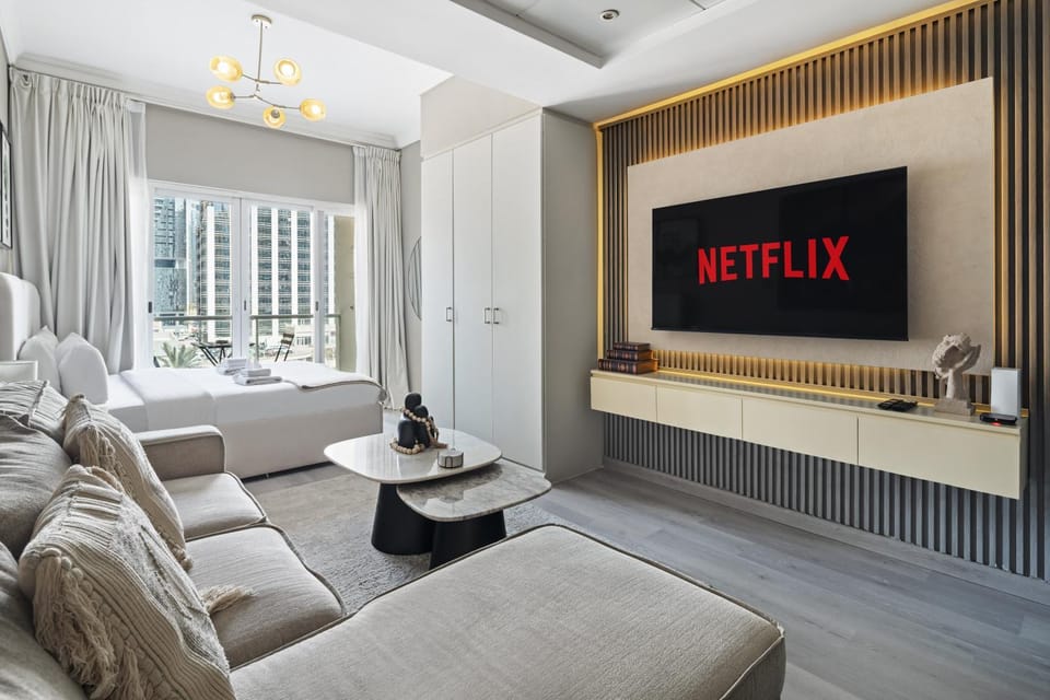 Chic JLT Studio Lake View Metro 5min Marina Apartment in Dubai