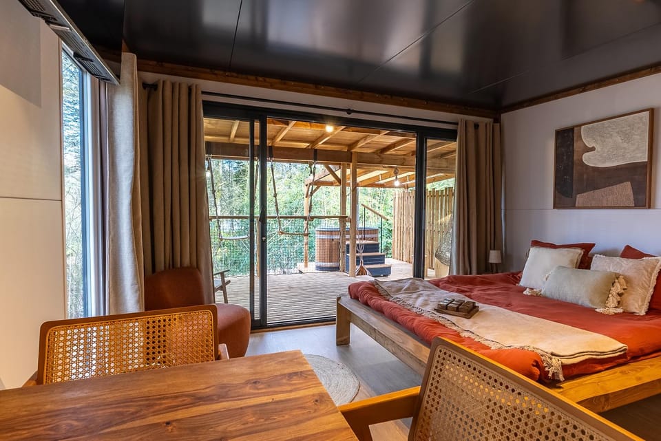 Patio, Photo of the whole room