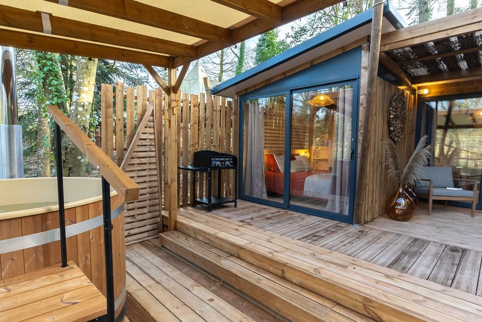 Patio, Spa and wellness centre/facilities