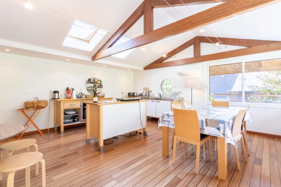 Property building, Kitchen or kitchenette, Living room