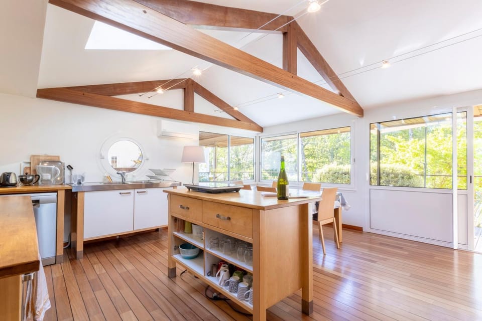 Property building, Kitchen or kitchenette, Living room