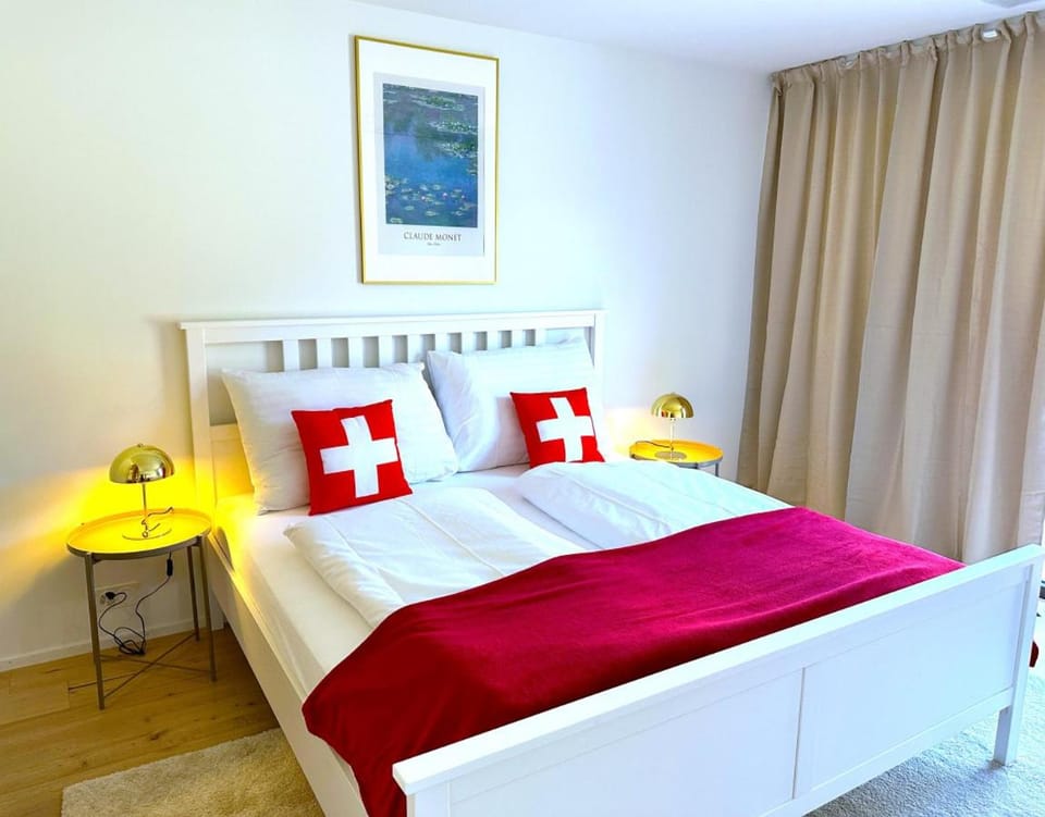 SwissHut Modern 5min Interlaken West Station - Apart. Rugen 1 House in Interlaken