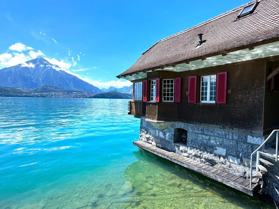 Concierge, Boat House Scenic Views by SwissHut Chalet in Canton of Bern (Region)