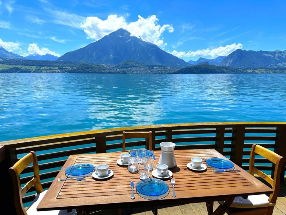 Concierge, Boat House Scenic Views by SwissHut Chalet in Canton of Bern (Region)