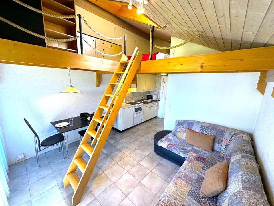 Lake Thun Alps Scenic Views and Concierge by SwissHut Apartment in Canton of Bern (Region)
