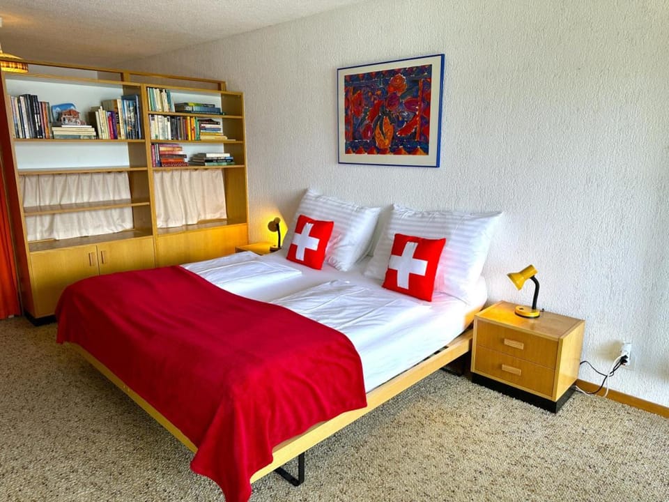 Lake Thun Alps Scenic Views and Concierge by SwissHut House in Canton of Bern (Region)