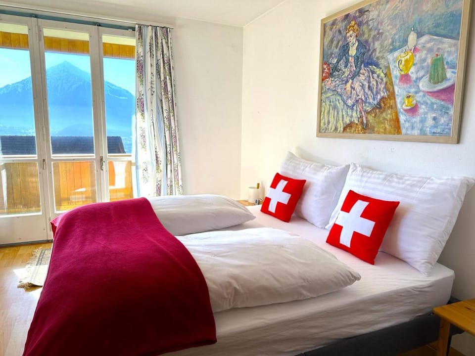 Lake Thun Alps Scenic Views and Concierge by SwissHut Chalet in Canton of Bern (Region)