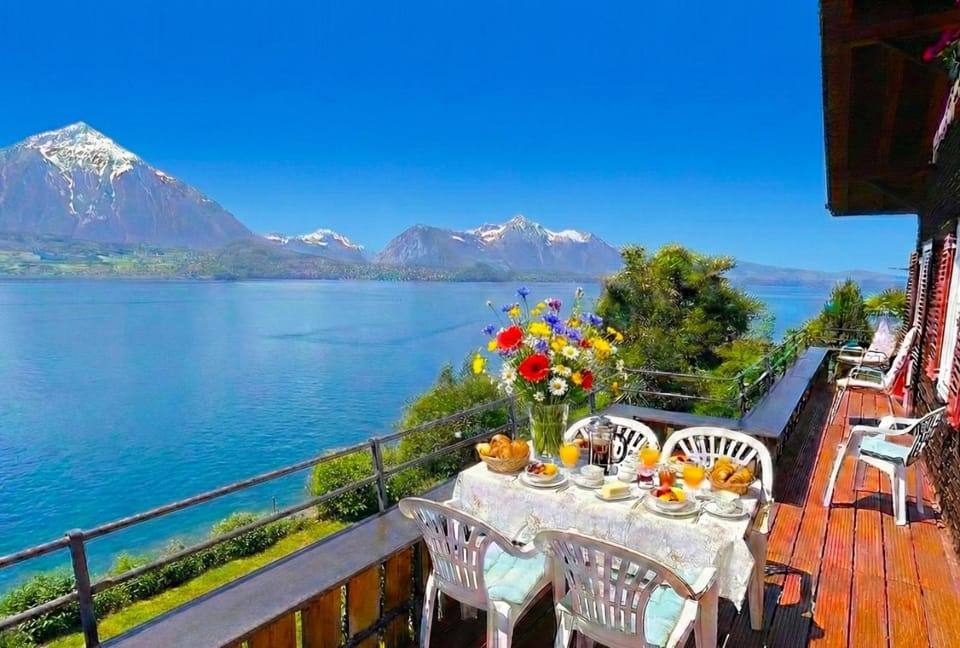 Concierge, Lake Thun Alps Scenic Views by SwissHut Chalet in Canton of Bern (Region)
