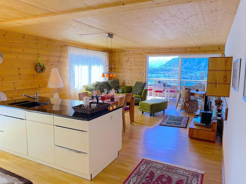 Lake Thun Alps Scenic Views and Concierge by SwissHut Apartment in Canton of Bern (Region)