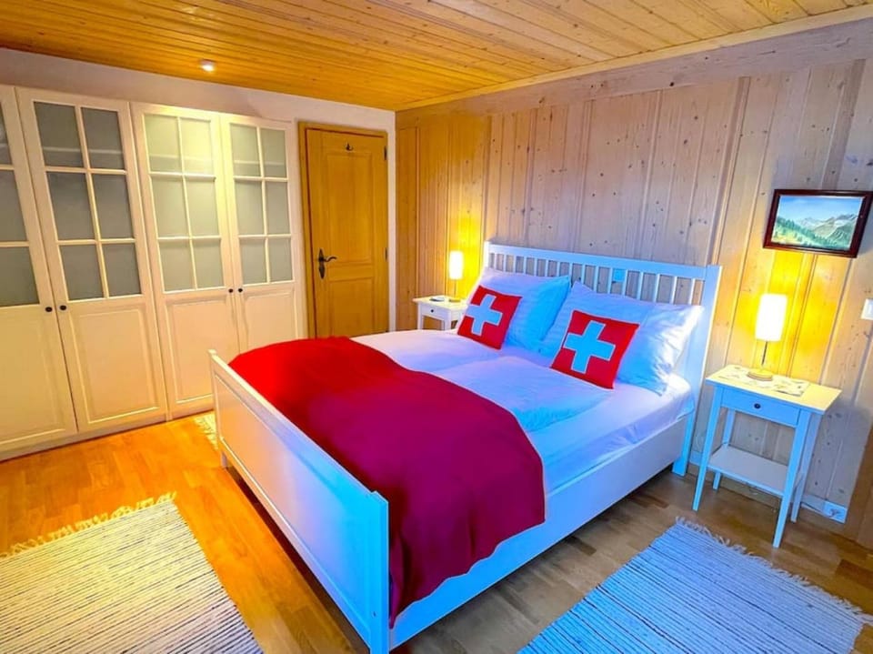 Lake Thun Alps Scenic Views and Concierge by SwissHut House in Canton of Bern (Region)