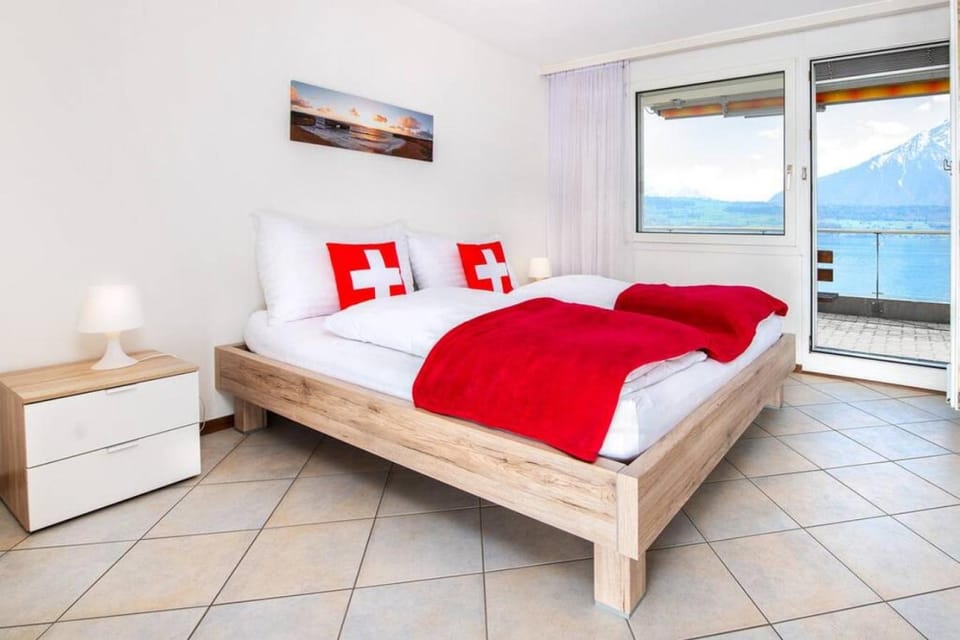 Lake Thun Alps Scenic Views and Concierge by SwissHut Apartment in Canton of Bern (Region)