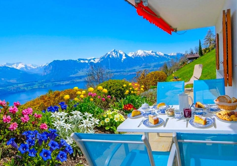 Lake Thun Alps Scenic Views and Concierge by SwissHut Chalet in Canton of Bern (Region)