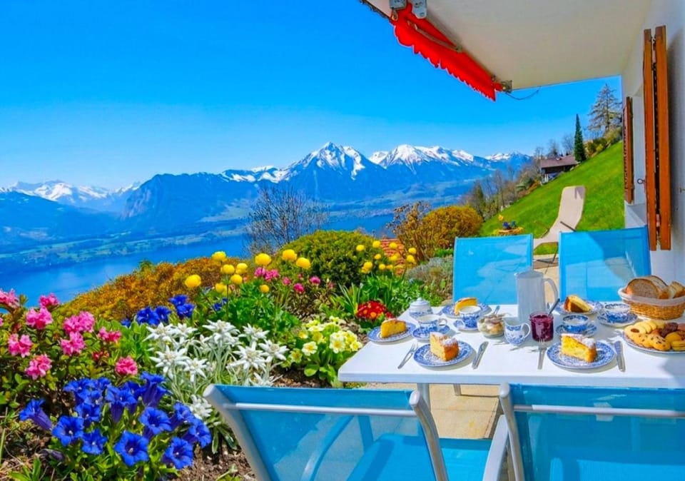 Lake Thun Alps Scenic Views and Concierge by SwissHut Chalet in Canton of Bern (Region)