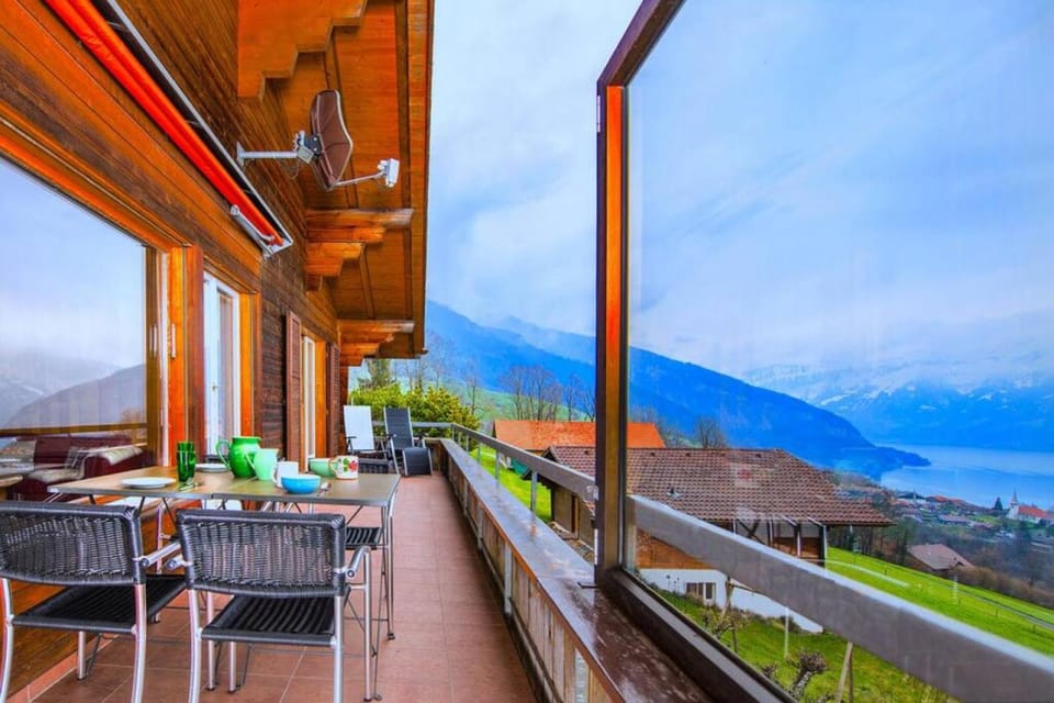 Lake Thun Alps Scenic Views and Concierge by SwissHut Apartment in Canton of Bern (Region)