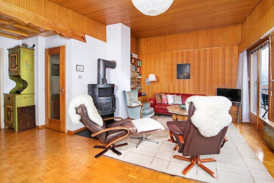 Lake Thun Alps Scenic Views and Concierge by SwissHut Apartment in Canton of Bern (Region)