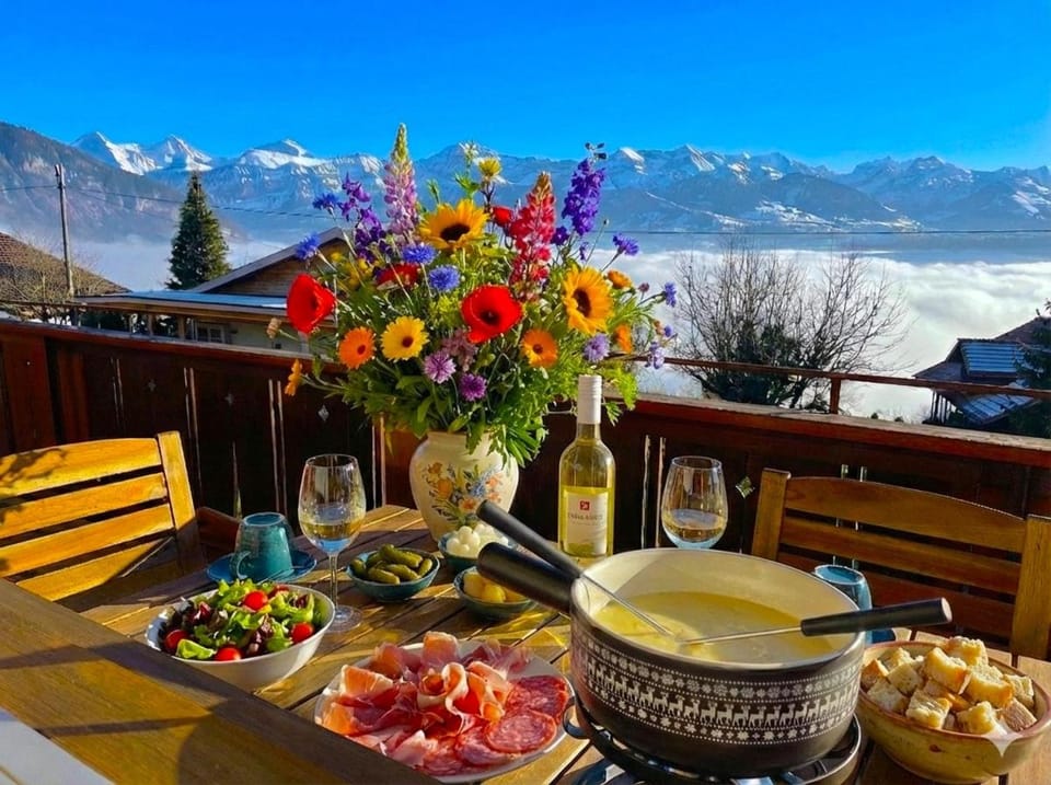 Lake Thun Alps Scenic Views and Concierge by SwissHut Chalet in Canton of Bern (Region)
