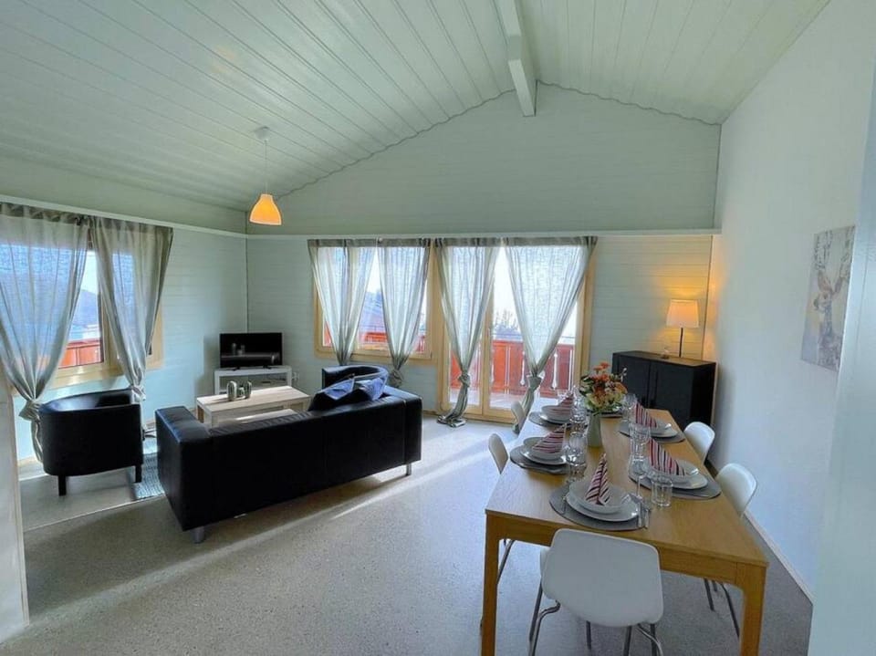 Lake Thun Alps Scenic Views and Concierge by SwissHut Chalet in Canton of Bern (Region)