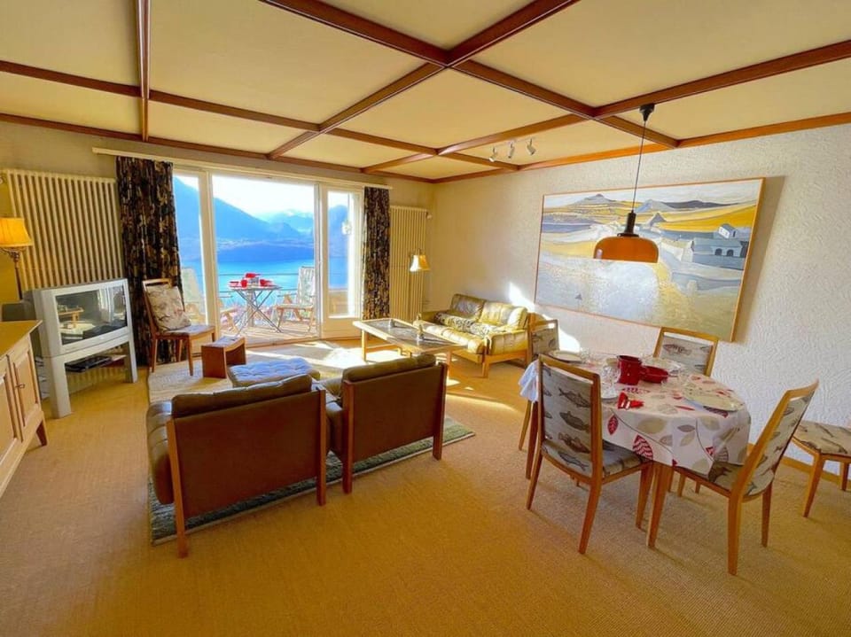 Lake Thun Alps Scenic Views and Concierge by SwissHut Apartment in Canton of Bern (Region)