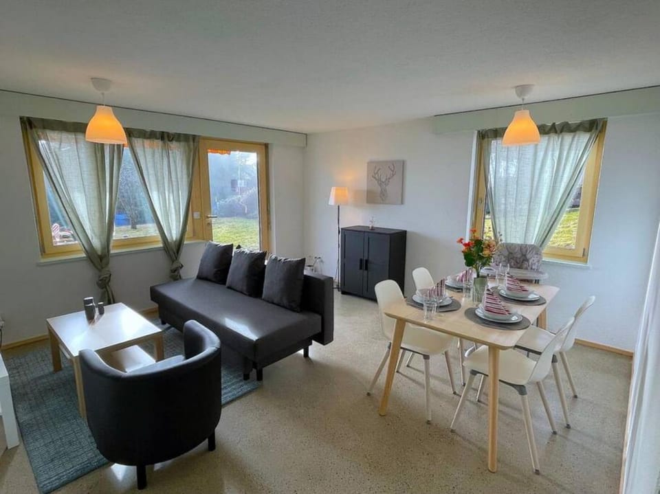 Lake Thun Alps Scenic Views and Concierge by SwissHut Apartment in Canton of Bern (Region)