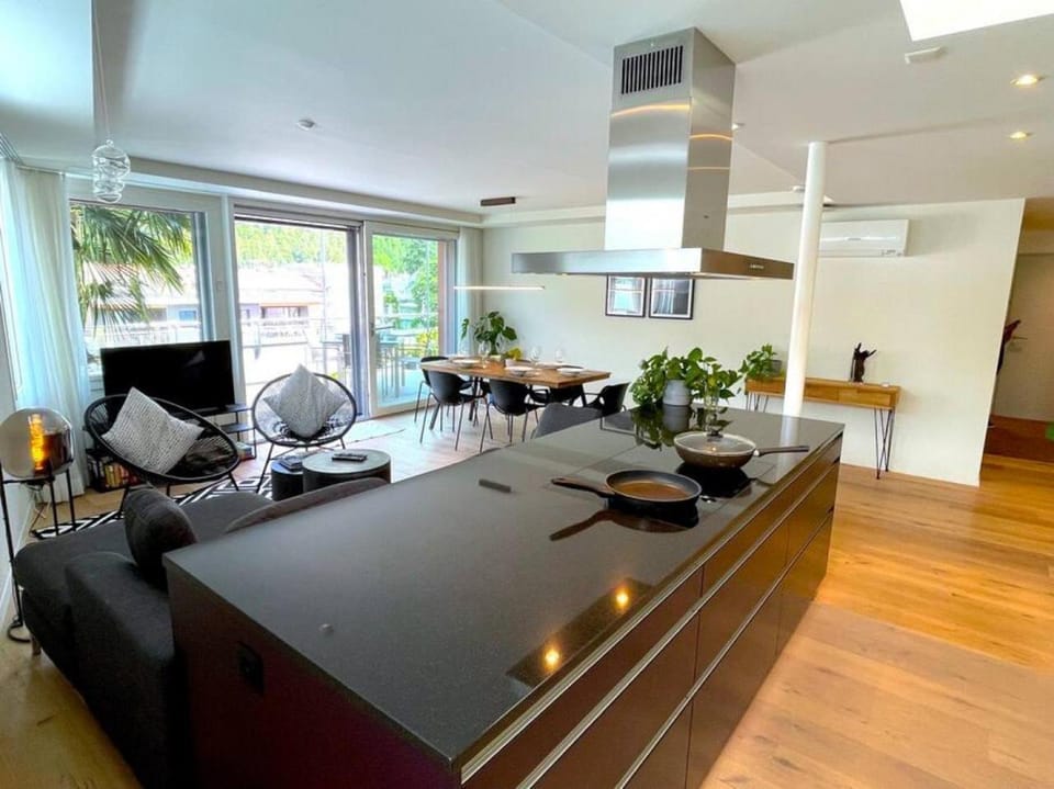 Penthouse Alps Scenic Views and Concierge by SwissHut House in Interlaken