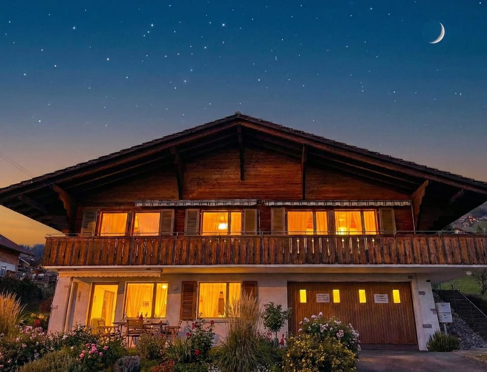 Lake Thun Alps Scenic Views and Concierge by SwissHut Apartment in Canton of Bern (Region)