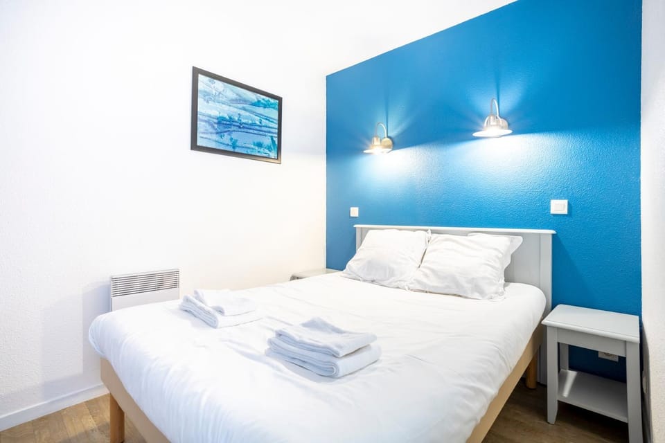 Living room, Bedroom