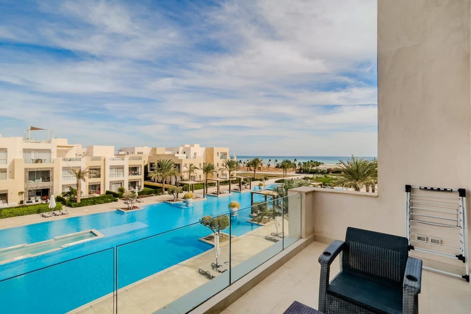 Radiant & Refined 2BDR MangroovyFree Beach & Pool Apartment in Hurghada