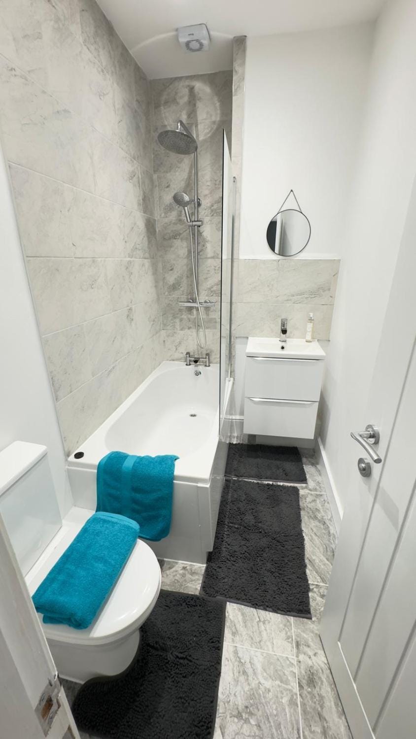 Contractors Nest - Park View House in Cleethorpes